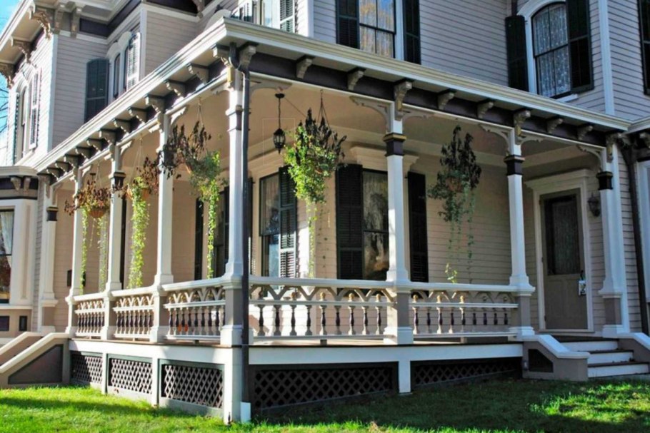 Декор крыльца в частном доме