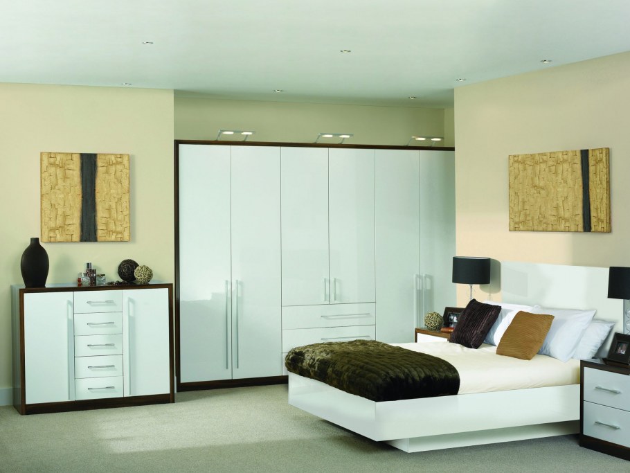 Стильный белый комод. Компания Бабич