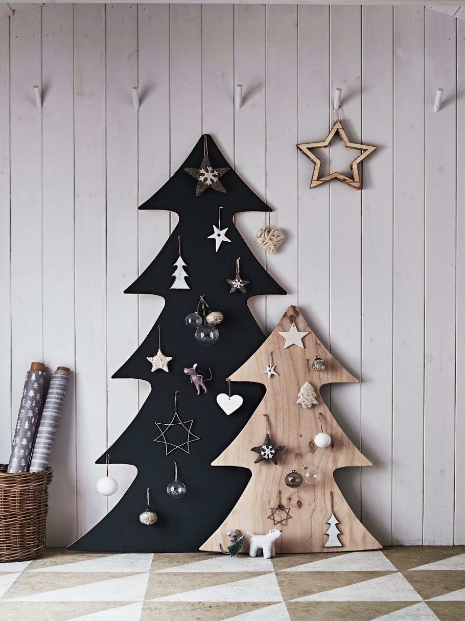 Елка на стене