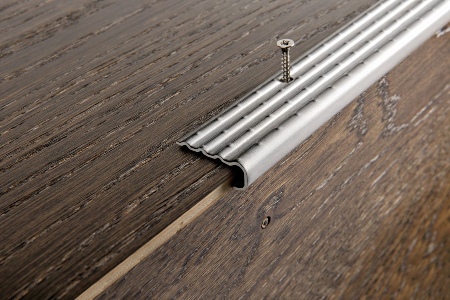 Алюминиевый плинтус Grace al80