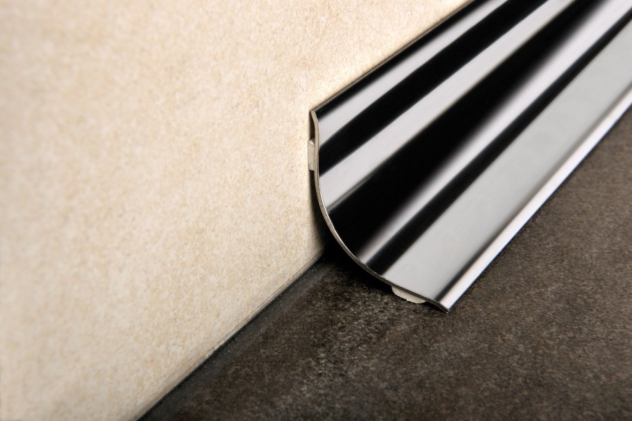 Профиль из полированной нержавеющей стали l2600