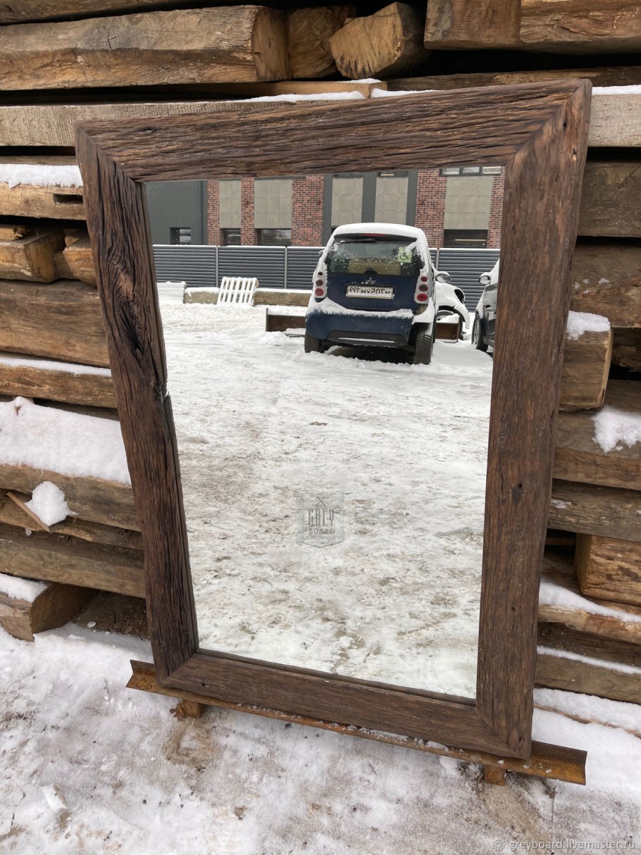 Зеркало с подсветкой в резной раме