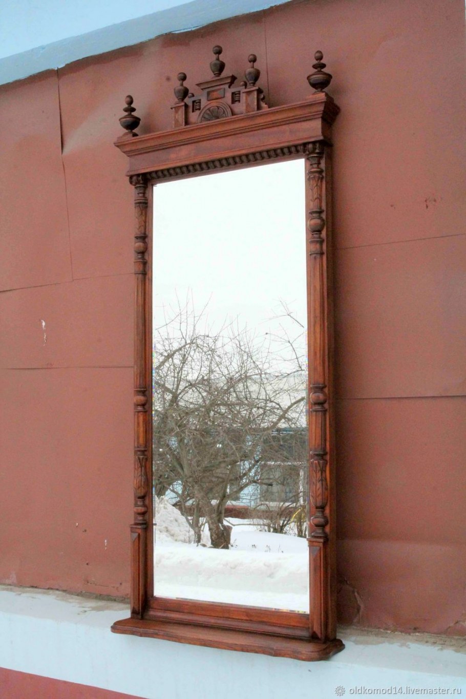 Старинное зеркало