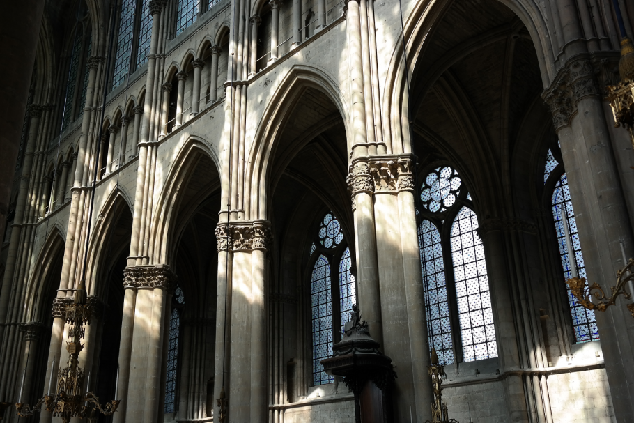 Анфилада балкон собор Готический собор