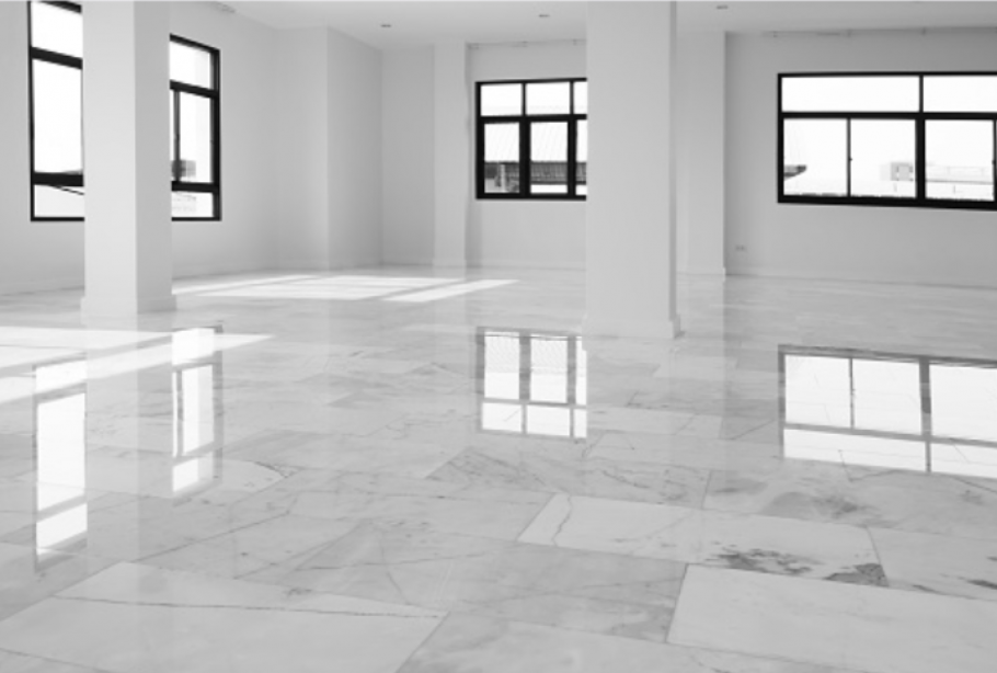Белые стены и мраморный пол белый