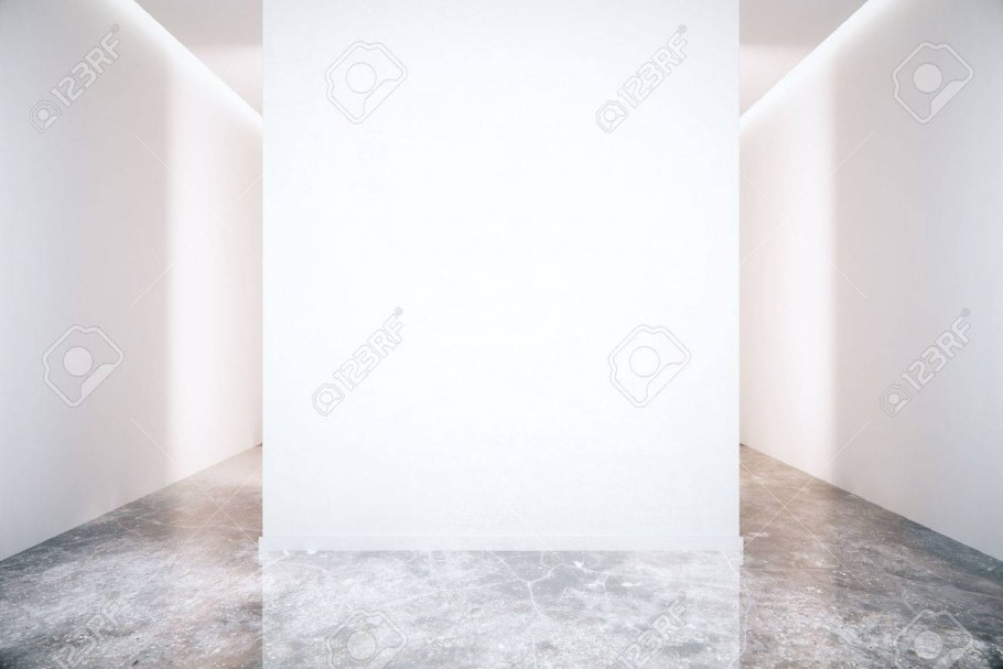 Белый мраморный пол в пустой комнате