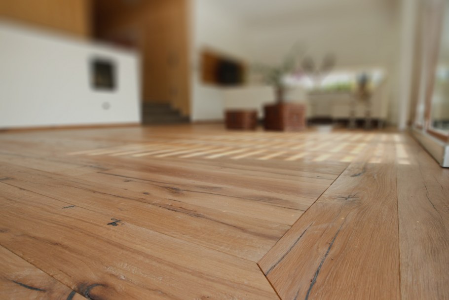 Деревянный Европол в доме