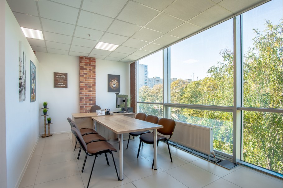 Переговорная комната агентства недвижимости