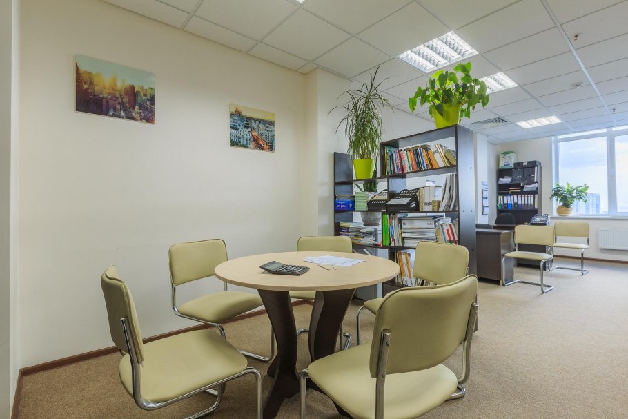 Интерьер офиса недвижимости