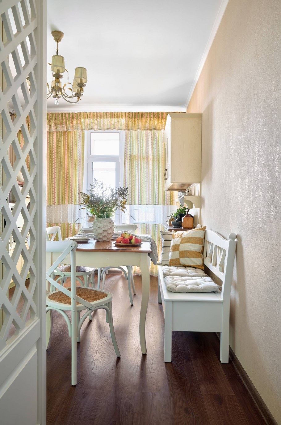 Обеденная зона для маленькой кухни