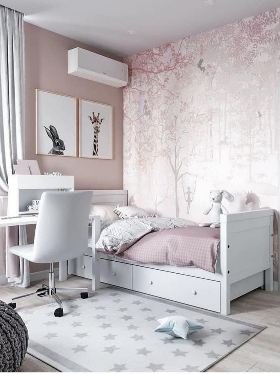 Светлая спальня для девочки подростка