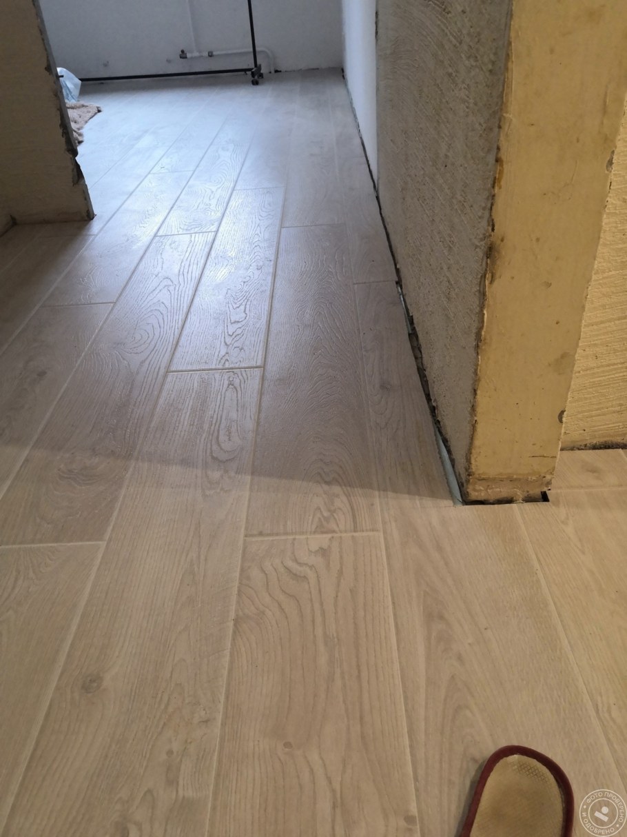 Укладка линолеума поперек комнаты