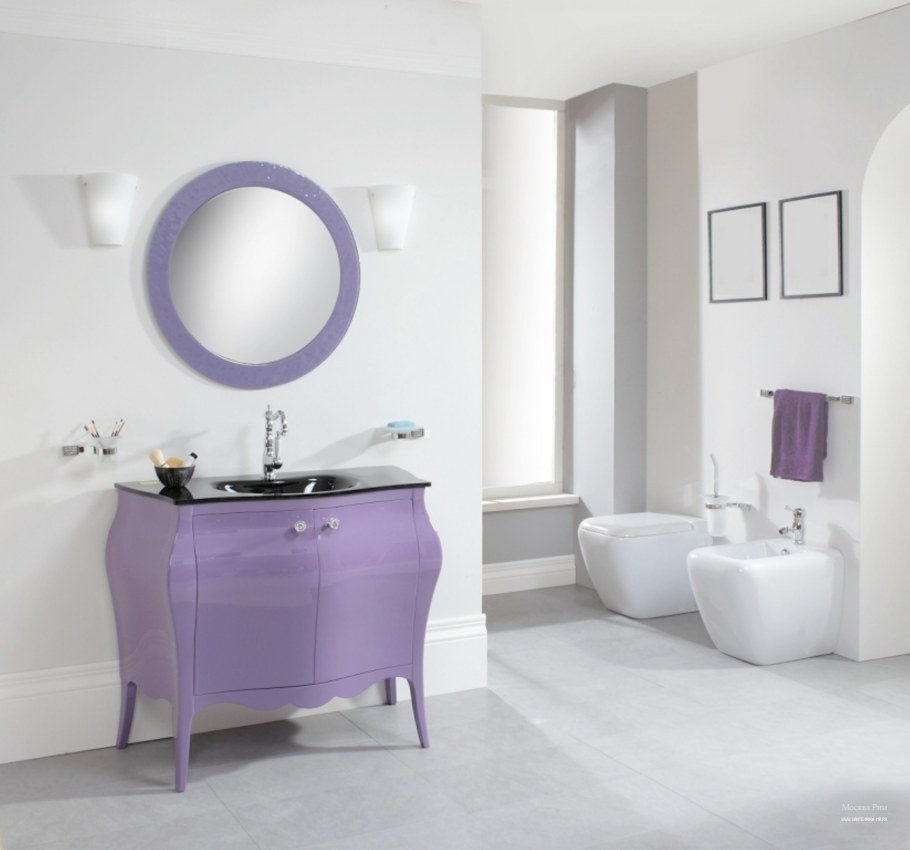 Фиолетовая ванная комната