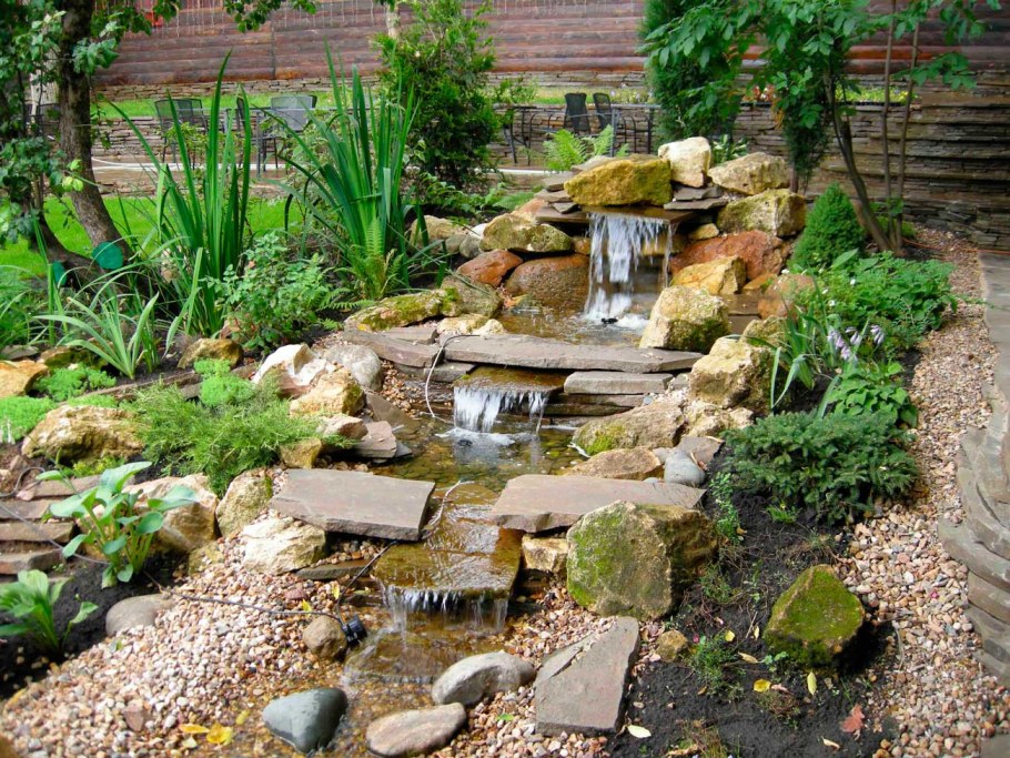 Пруд с водопадом и альпийской горкой