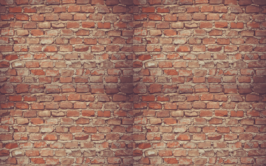 Абстракция на кирпичной стене