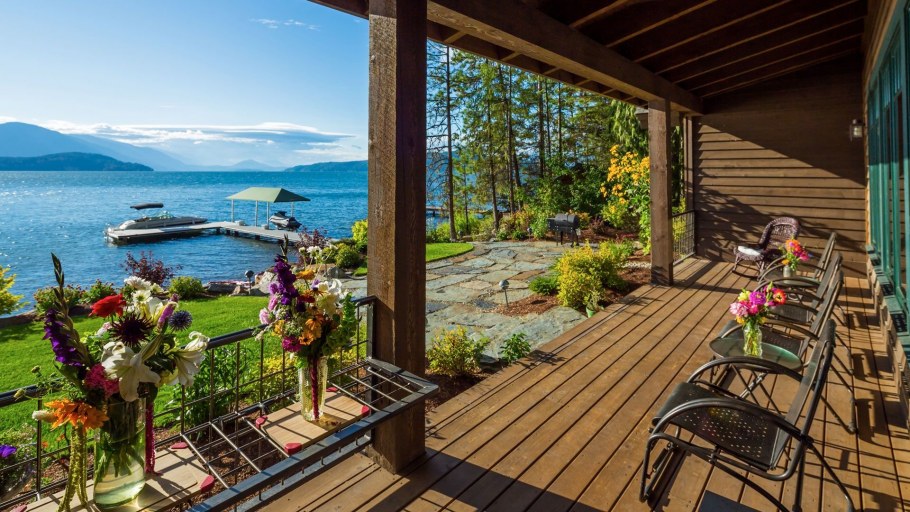 Веранда с видом на море