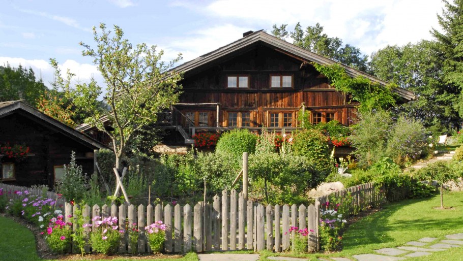 Дачный участок в стиле Шале