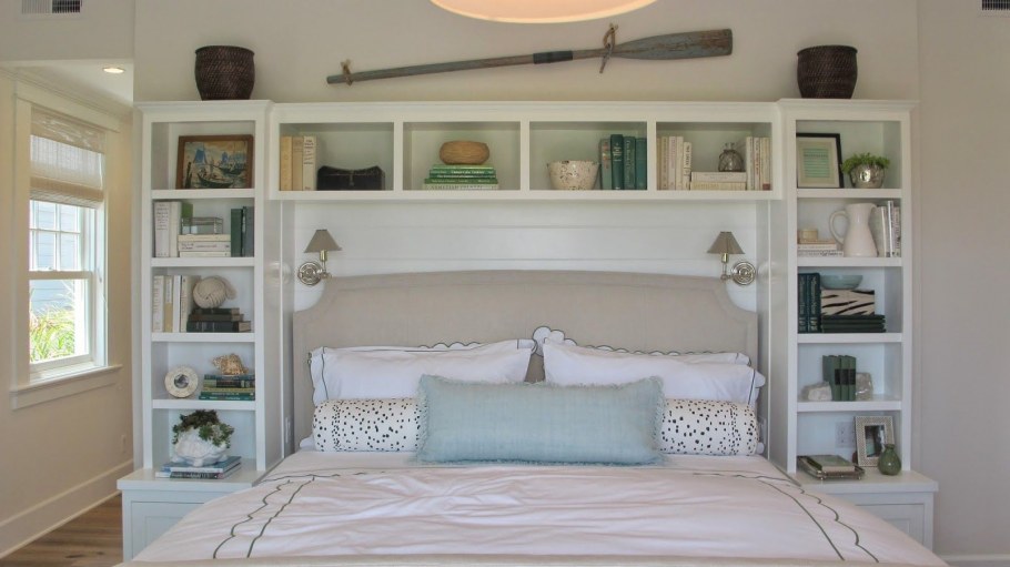 Стеллаж над кроватью