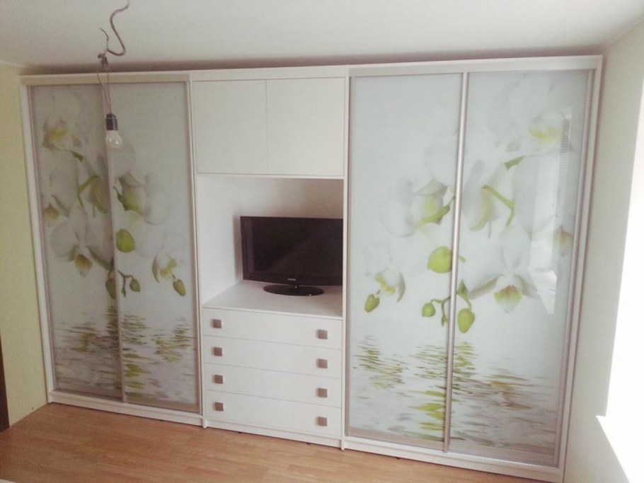 Шкаф со встроенным ТВ гостиная