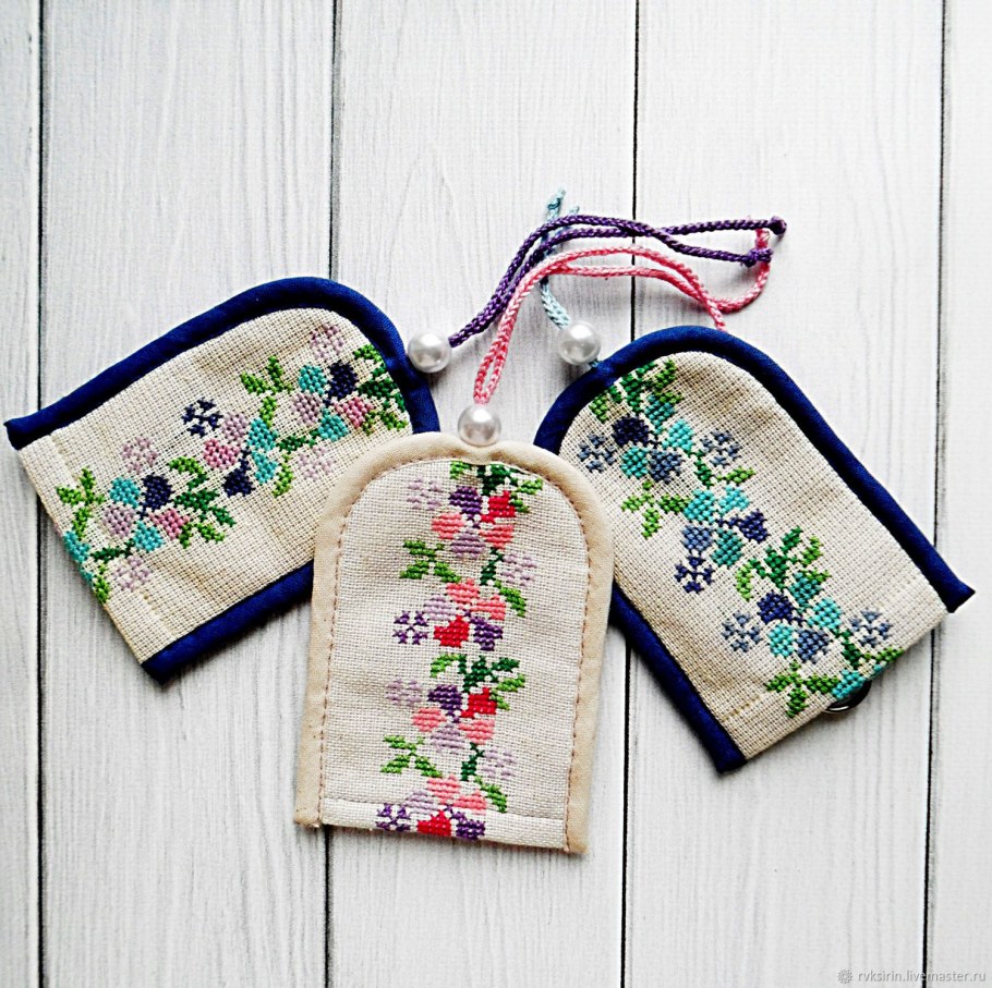 Ключница с вышивкой