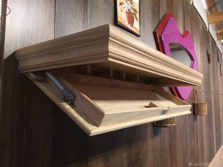 Полка с потайным ящиком
