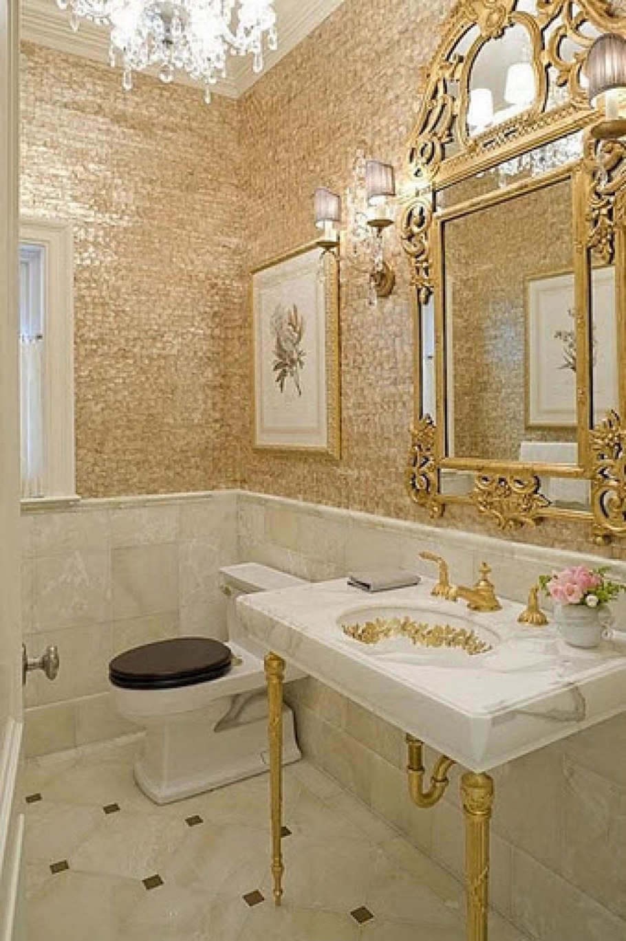 Ванная комната в золоте