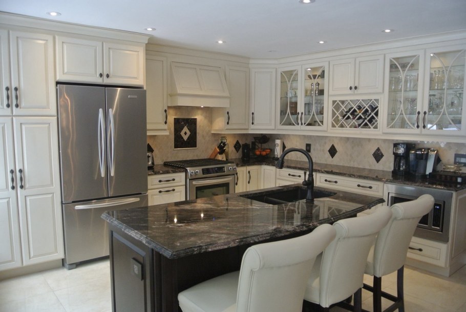 Кухня со столешницей Нэнси