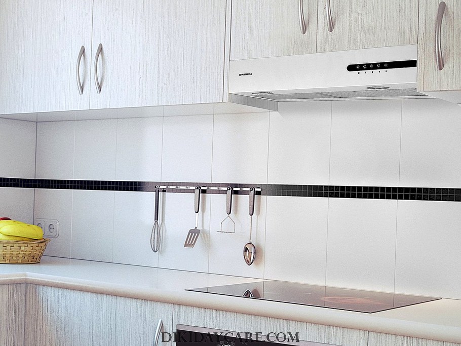 Белая кухня с ручкой gola