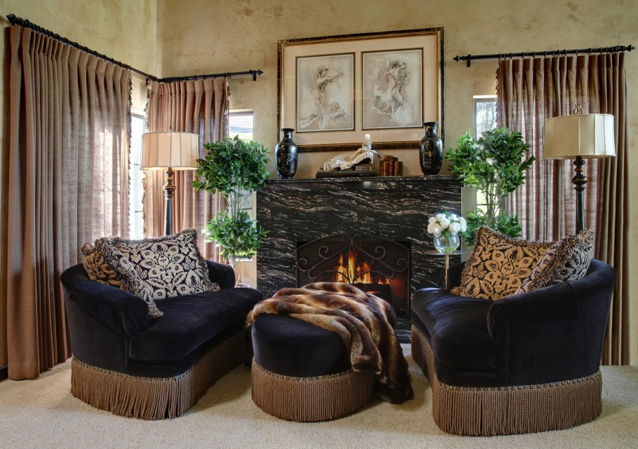 Шторы для гостиной с камином