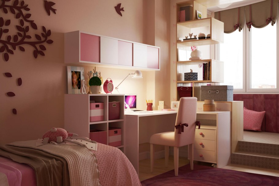 Стол у окна для школьника