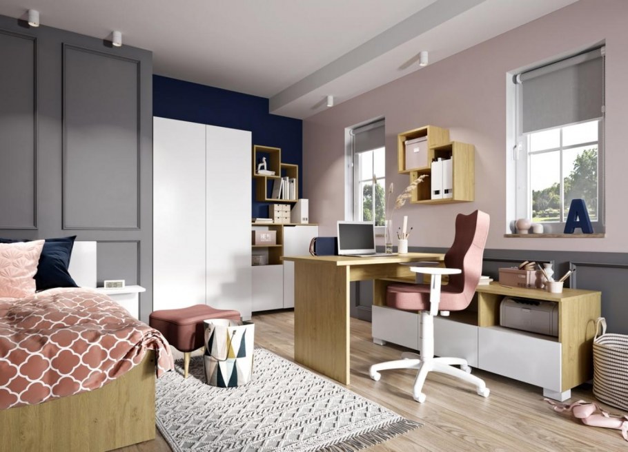 Комната для девочки подростка в деревянном доме