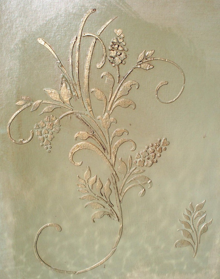 Трафаретная штукатурка на стенах