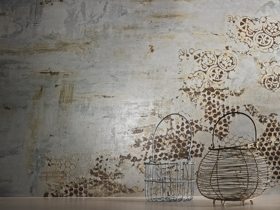 Лепнина из шпаклевки на стене