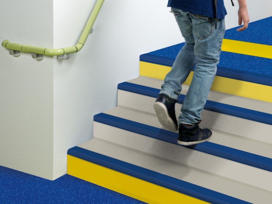 Коврик в ванную из камушков