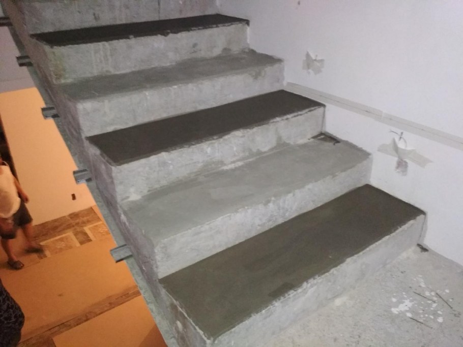 Полиуретановое покрытие лестниц