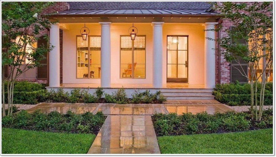 Тропинка перед домом