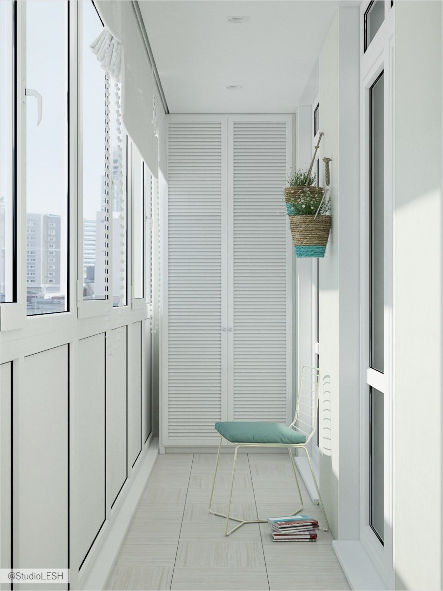 Отделка узкого балкона