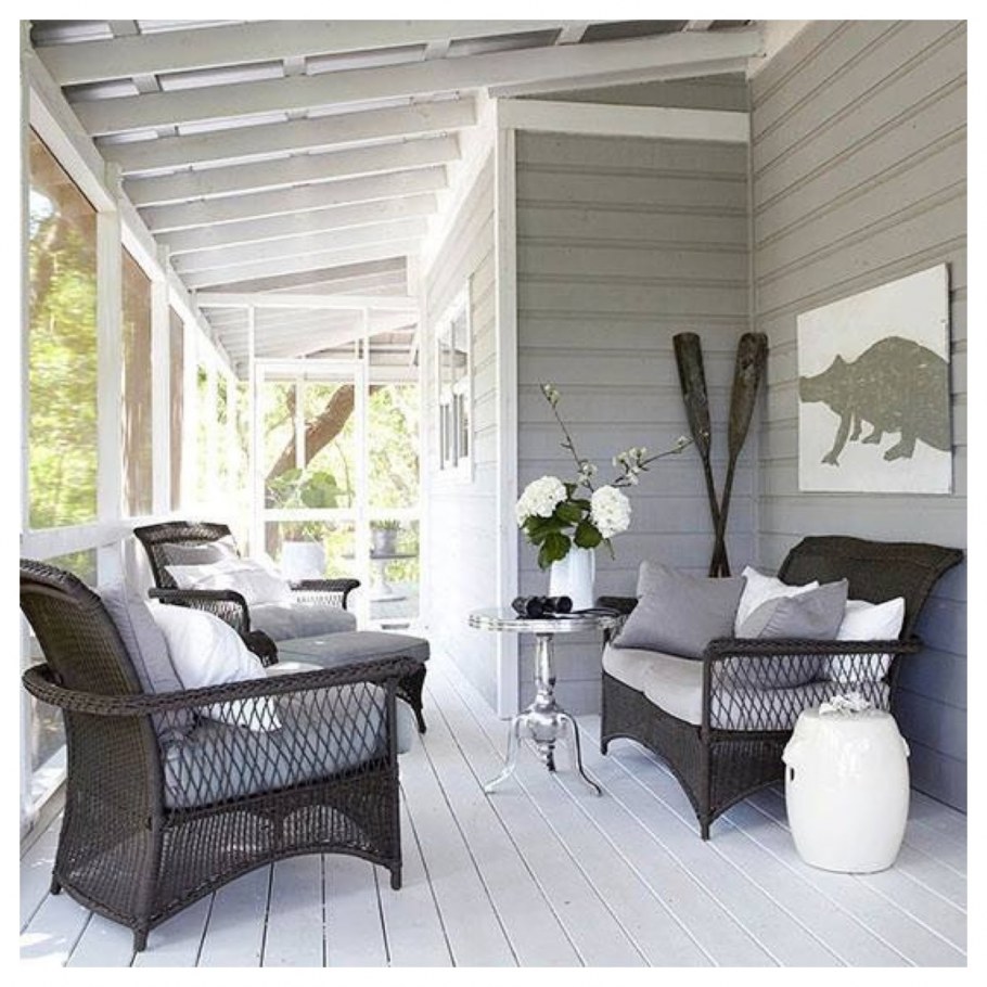 Веранда серо-белая