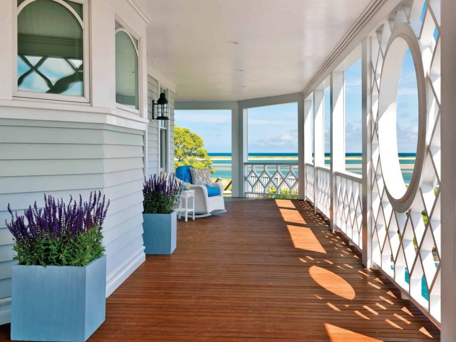 Веранда с балконом