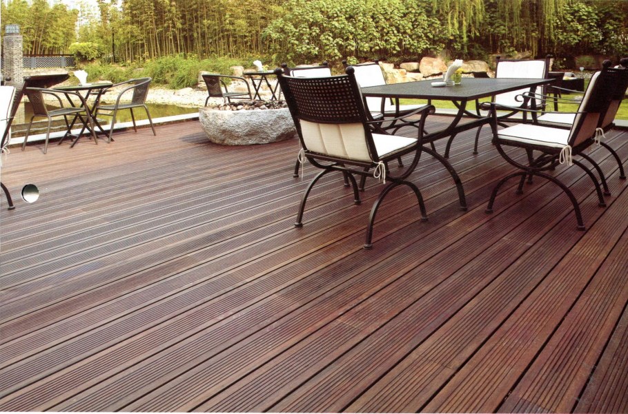 Террасная доска в интерьере веранды