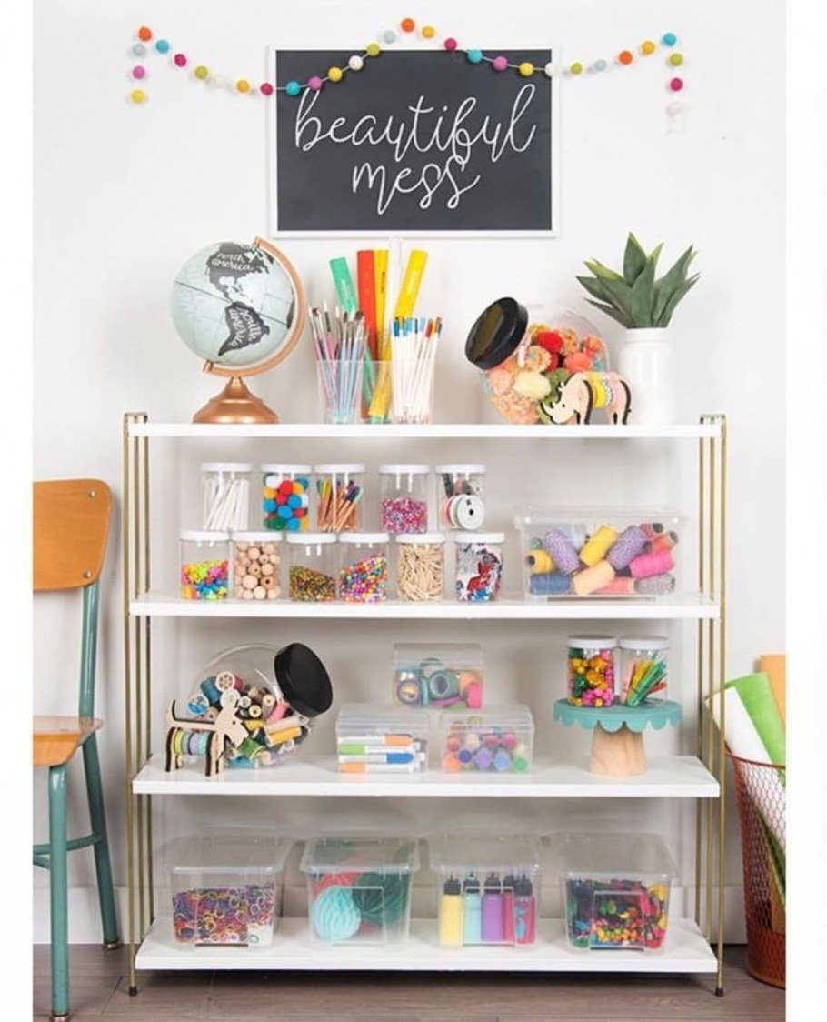 Рабочий уголок скрап мастерицы