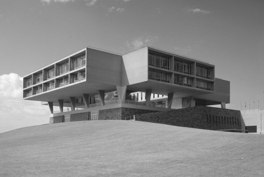 Стиль брутализм в архитектуре