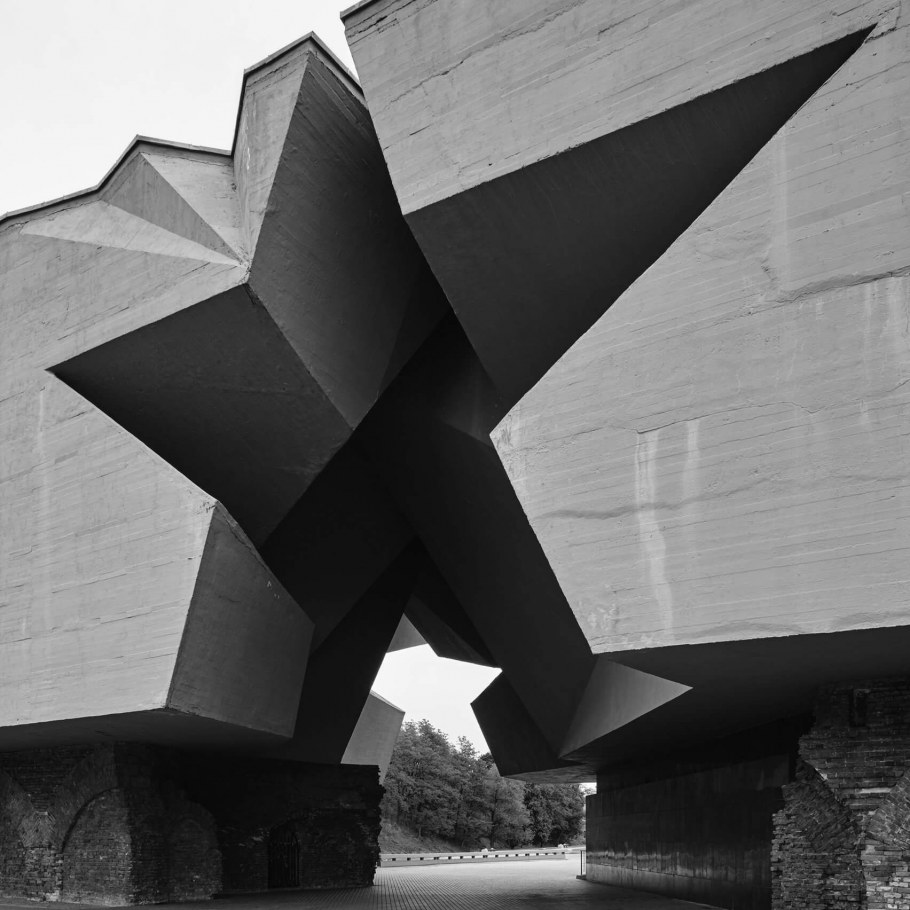 Брутализм в скульптуре