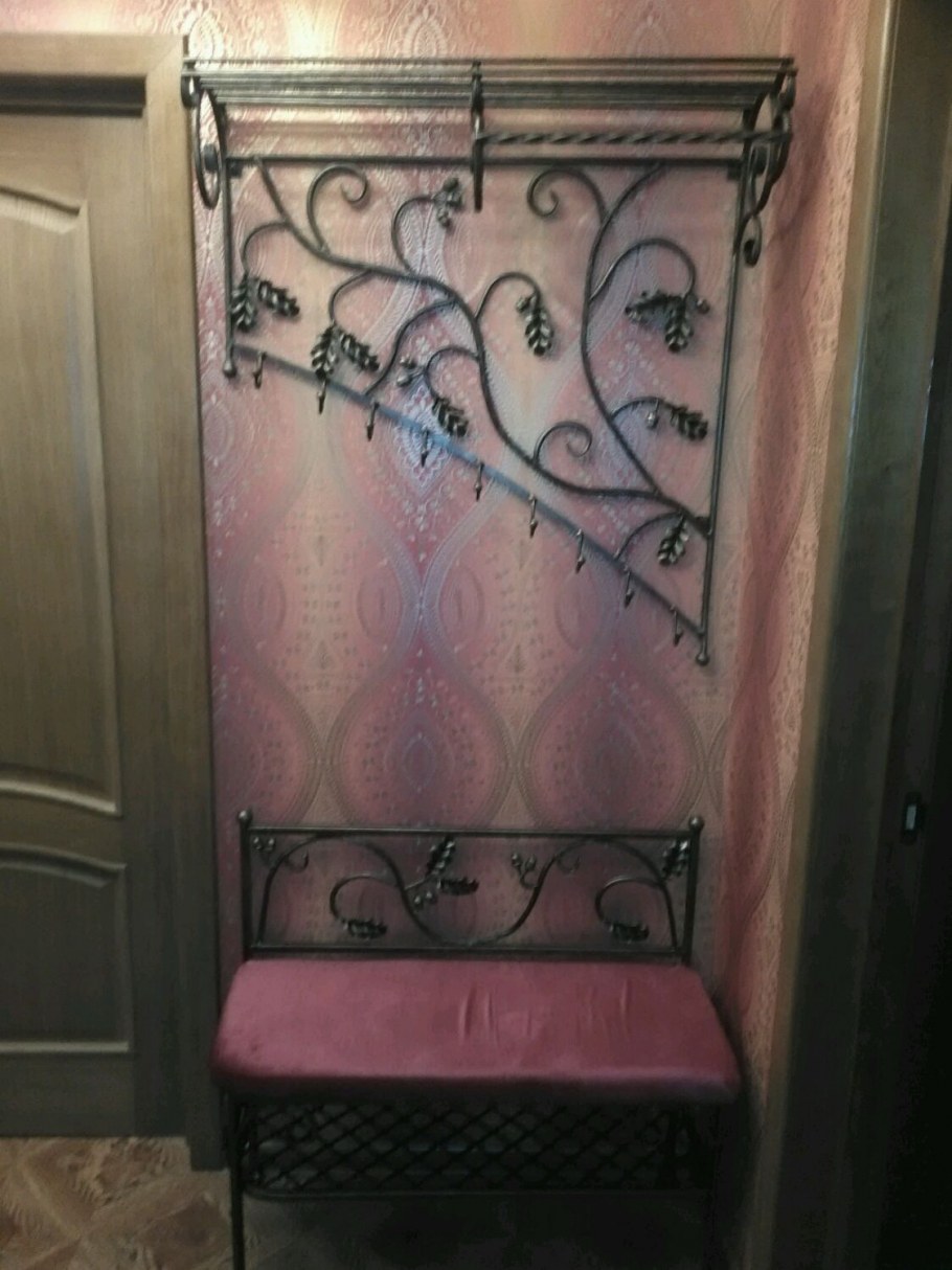 Кованая мебель для прихожей
