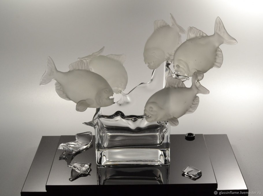 Скульптура интерьерная красный человек