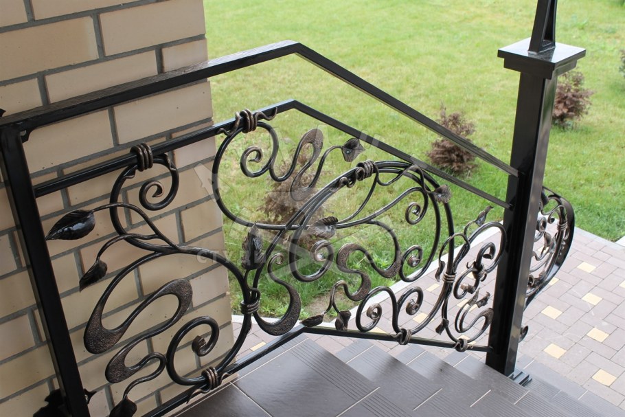 Кованые перила для лестницы