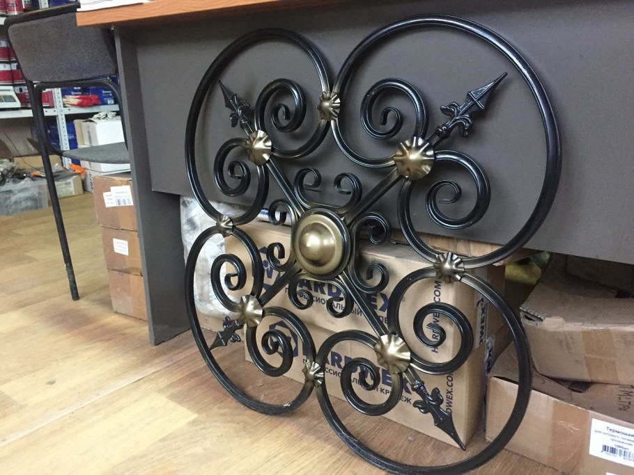 Декоративные изделия из металла