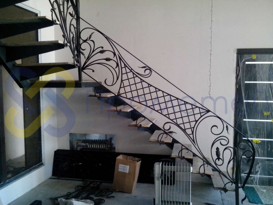 Кованые ограждения лестниц