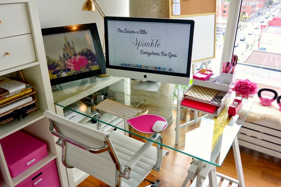 Письменный стол рабочее место