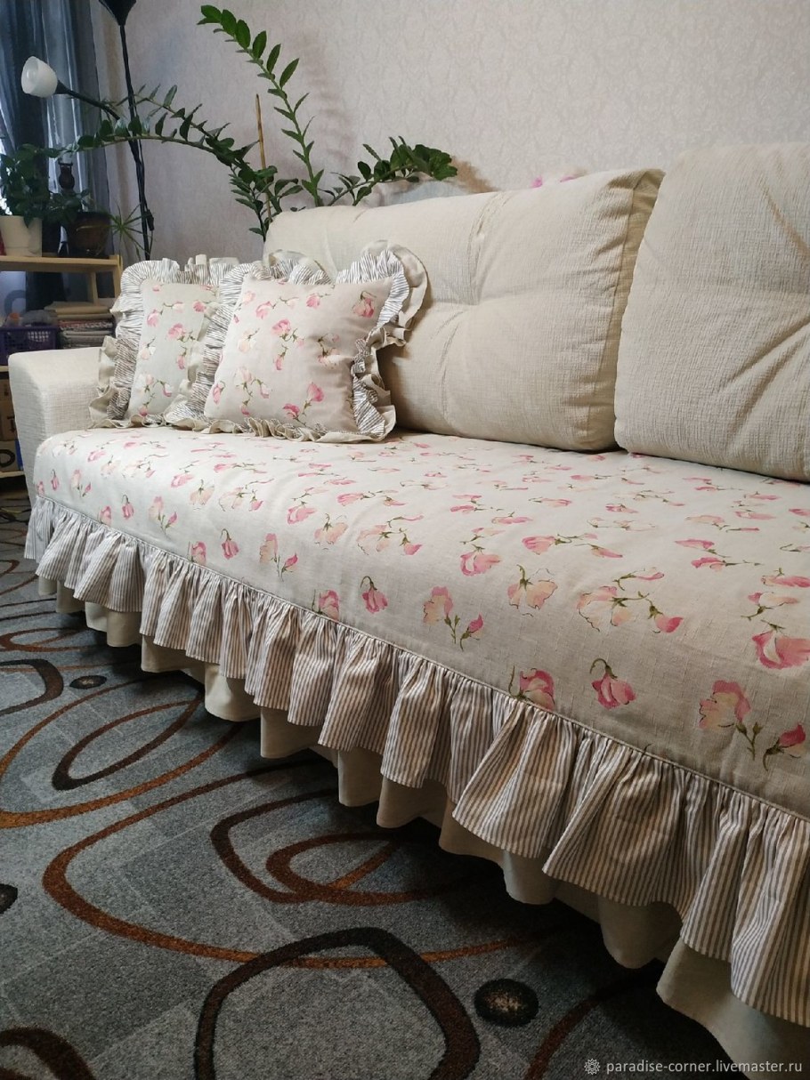 Стеганые накидки на диван
